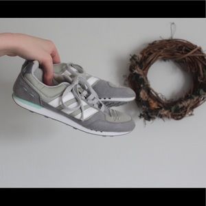 Adidas Women’s Size 8 Memory Foam Sneakers